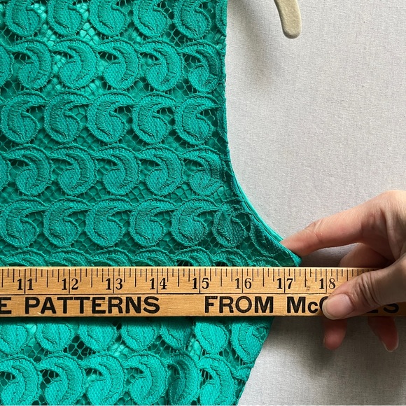 Diane von Furstenberg Derbette Wrap Lace Dress Sz 4 - Picture 8 of 10